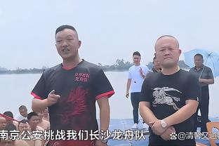 名场面：贝尔加盟皇马第一天，停车场偶遇C罗，价值2亿的握手